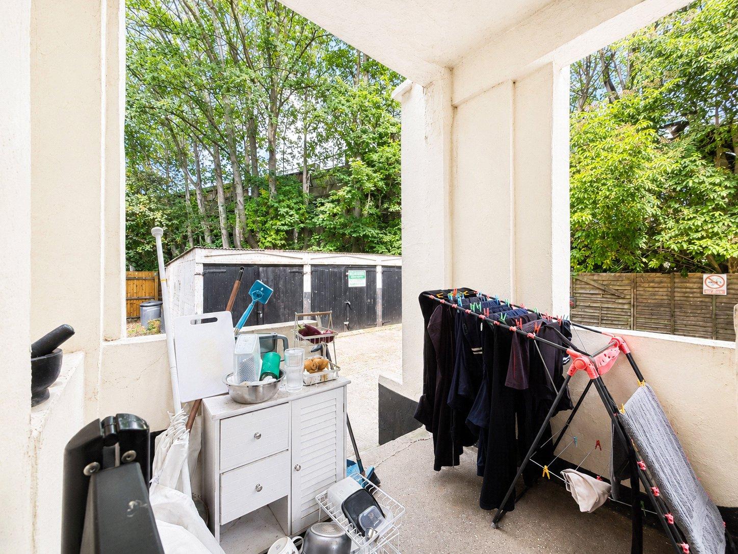 2 bedroom property for sale in London | Robinson Jackson