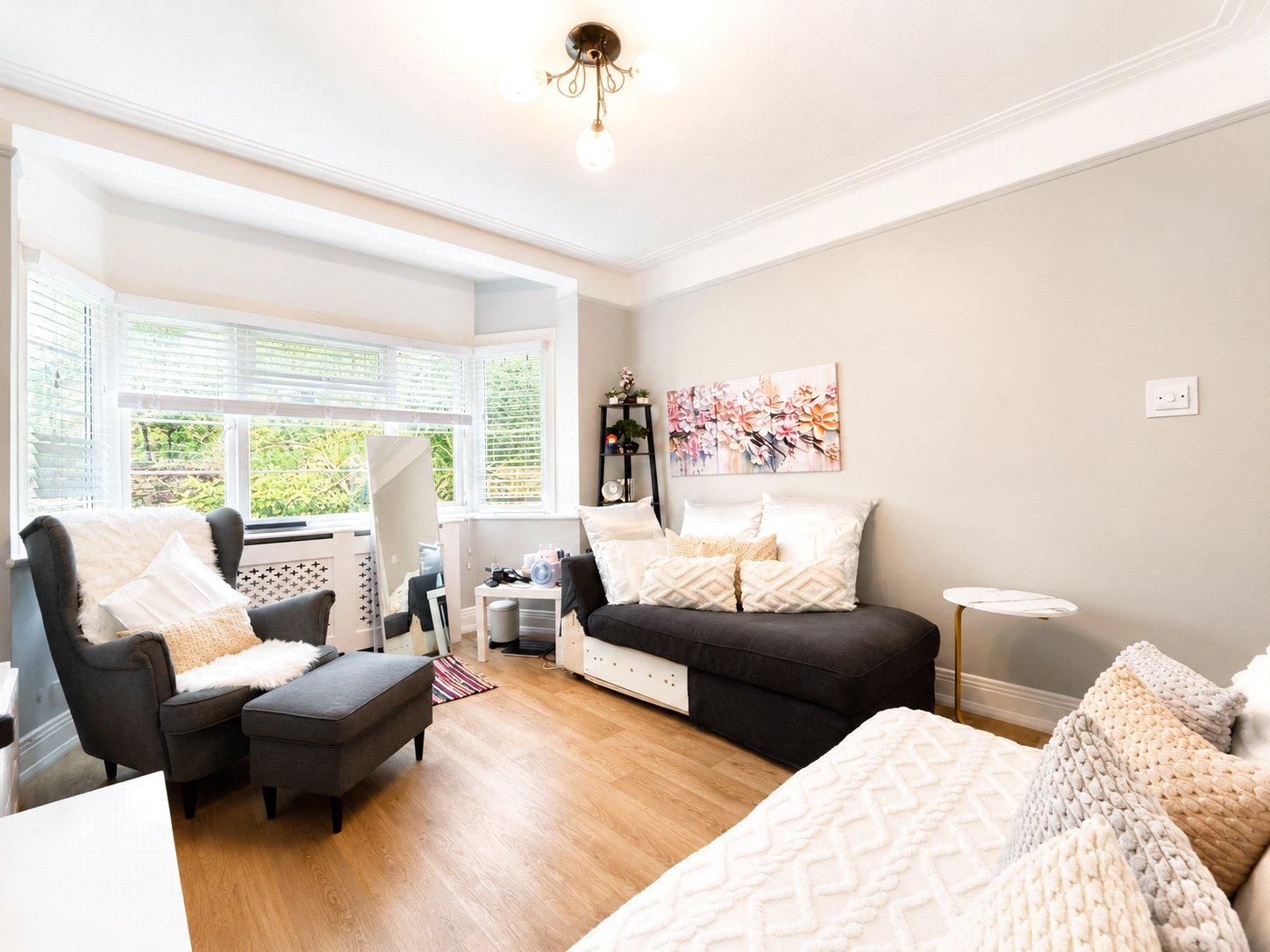 2 bedroom property for sale in London | Robinson Jackson