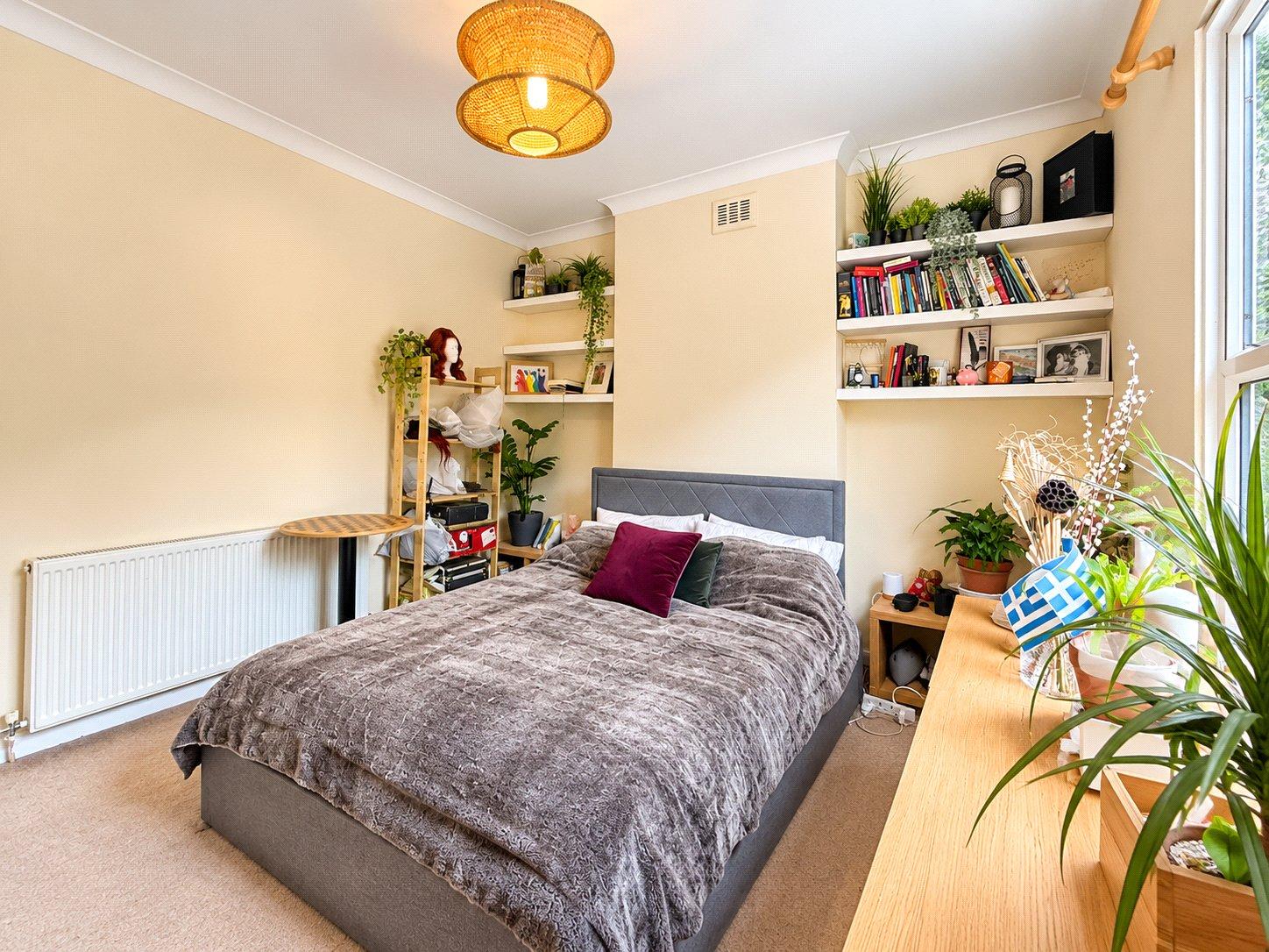 2 bedroom property for sale in London | Robinson Jackson