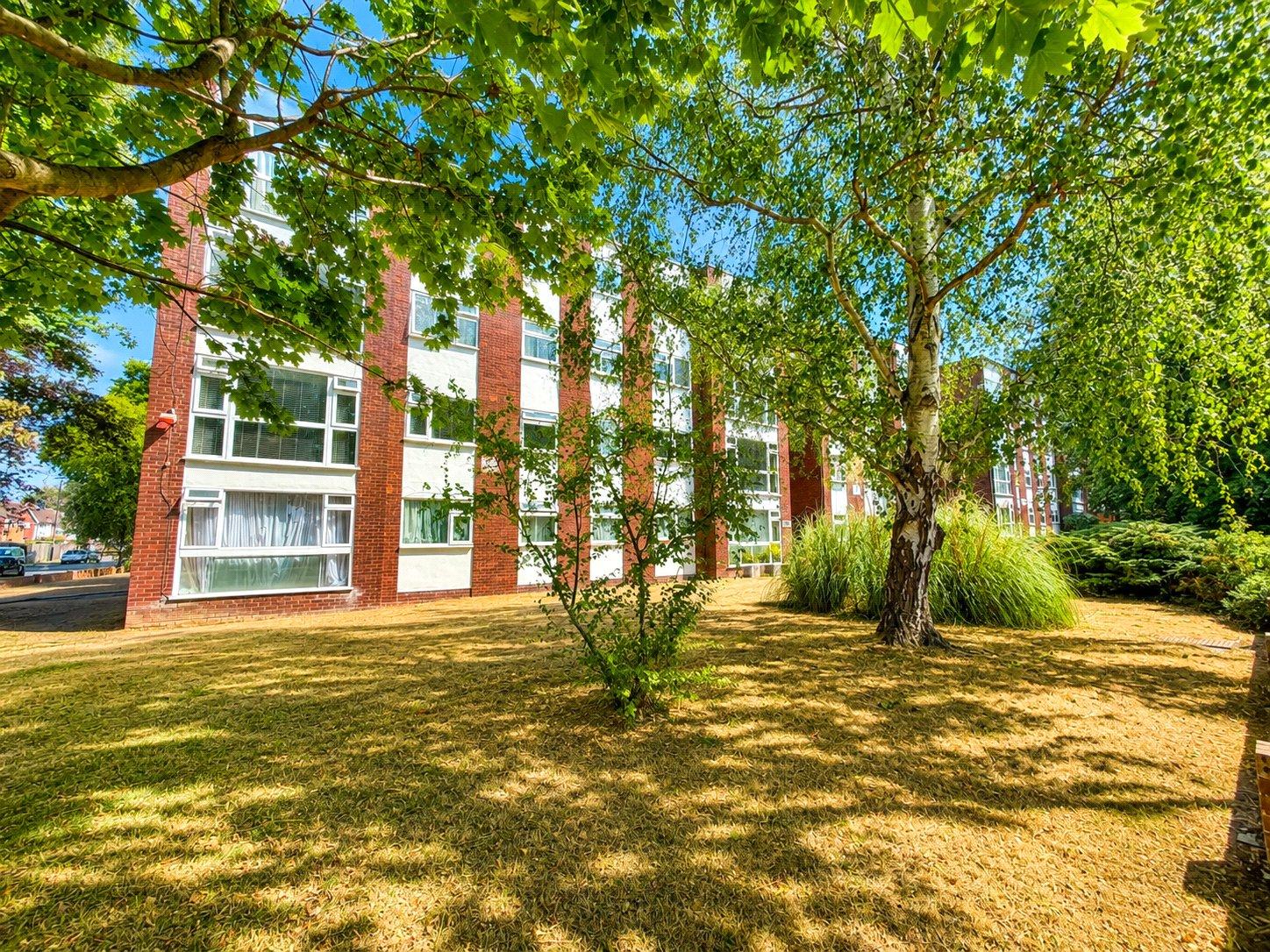 2 bedroom property for sale in London | Robinson Jackson
