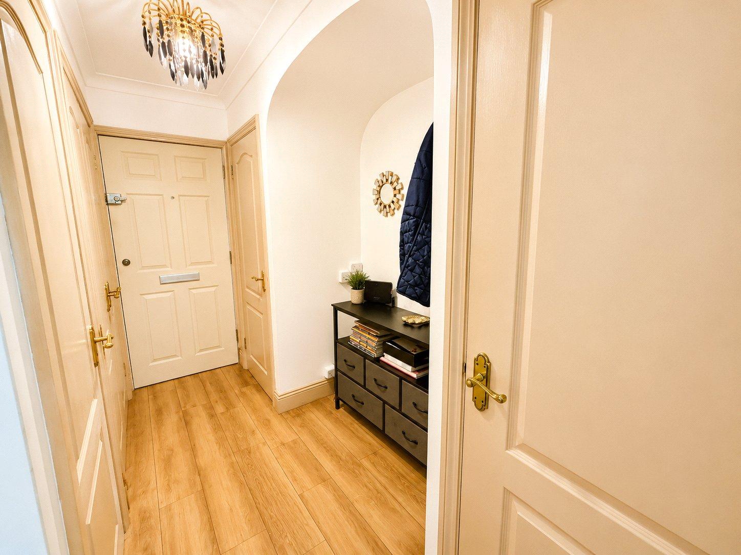 2 bedroom property for sale in London | Robinson Jackson