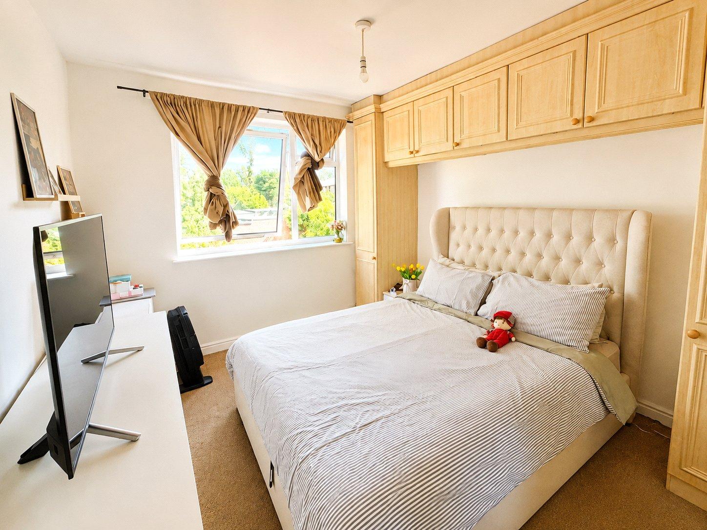 2 bedroom property for sale in London | Robinson Jackson