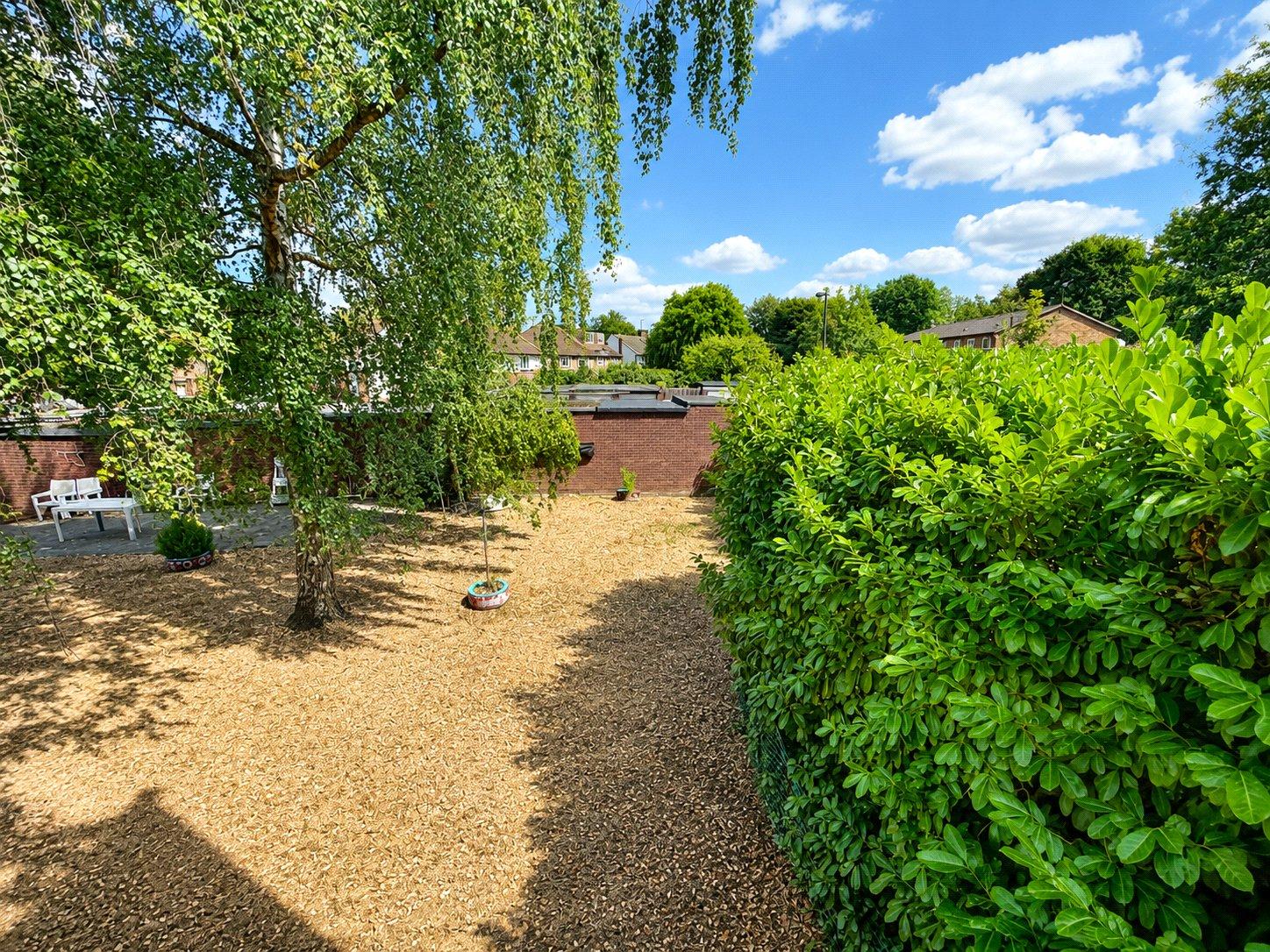 2 bedroom property for sale in London | Robinson Jackson
