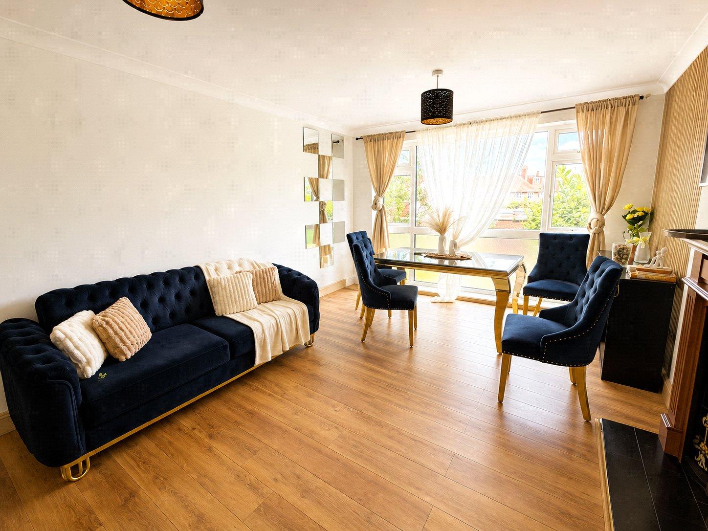 2 bedroom property for sale in London | Robinson Jackson