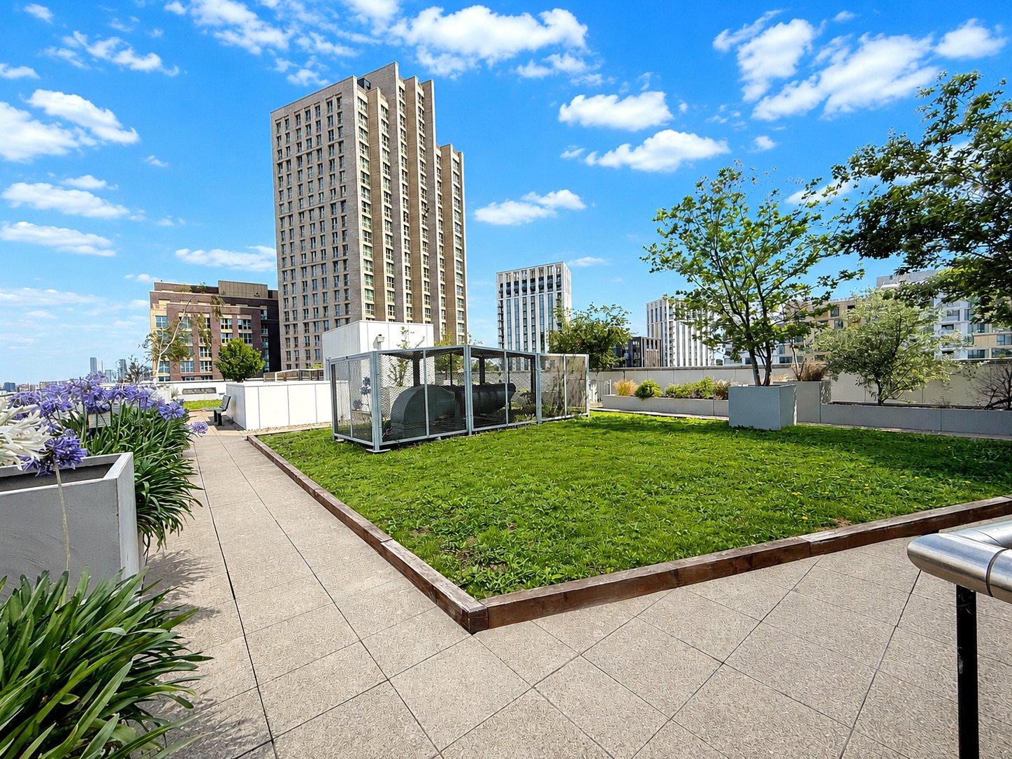2 bedroom property for sale in 2 Cornmill Lane | Robinson Jackson