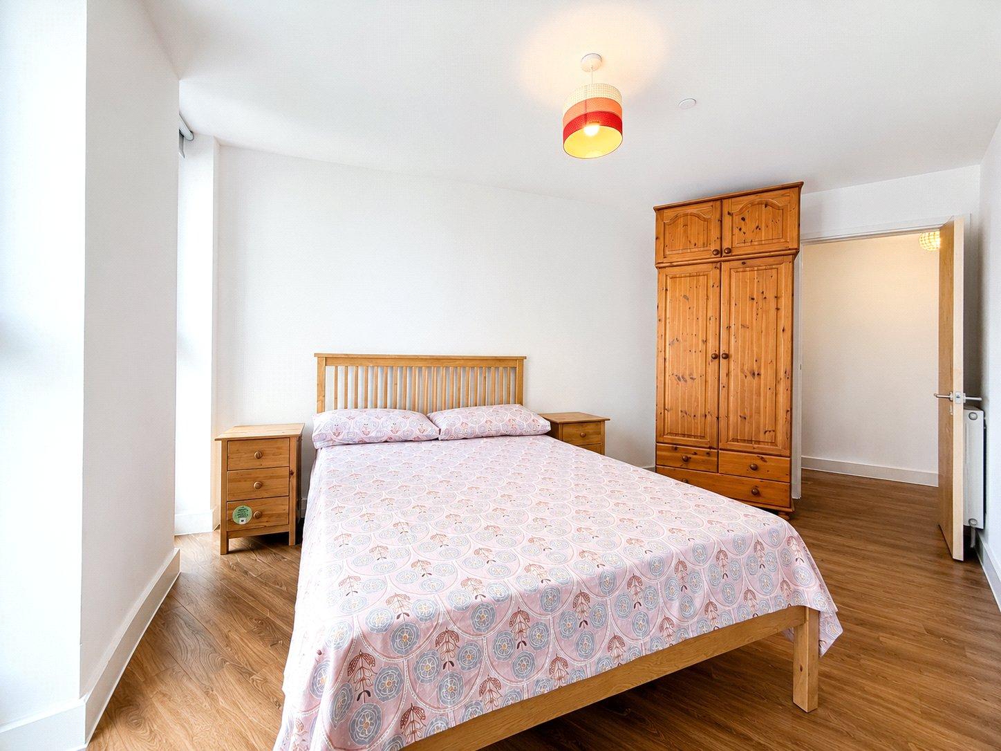 2 bedroom property for sale in 2 Cornmill Lane | Robinson Jackson