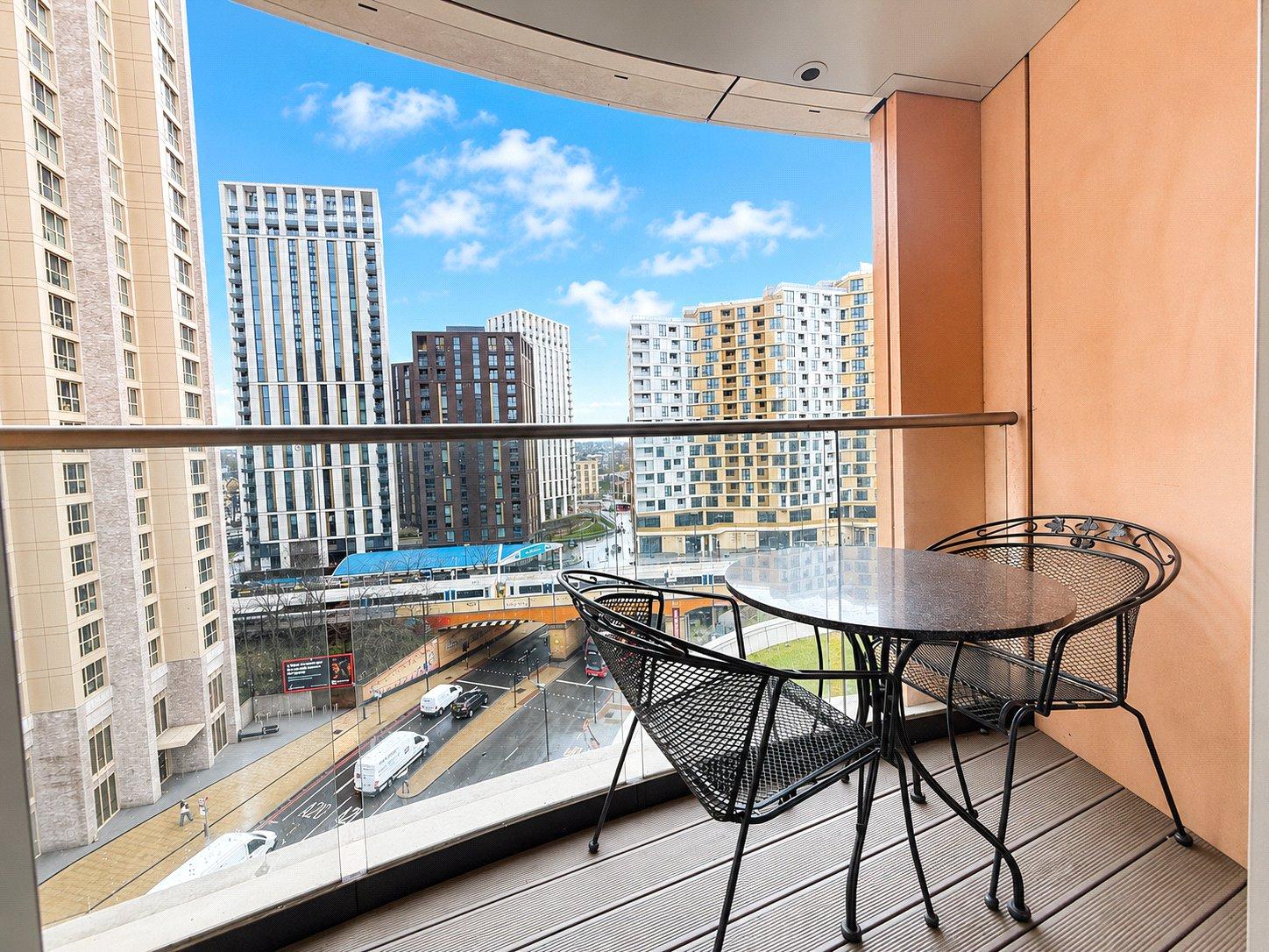 2 bedroom property for sale in 2 Cornmill Lane | Robinson Jackson