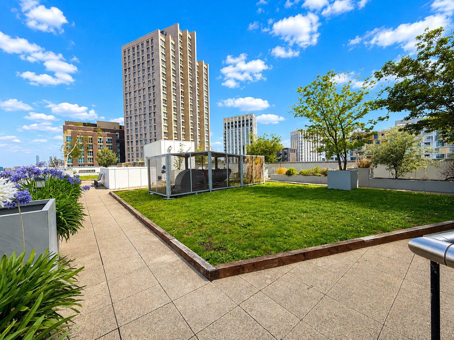 2 bedroom property for sale in 2 Cornmill Lane | Robinson Jackson