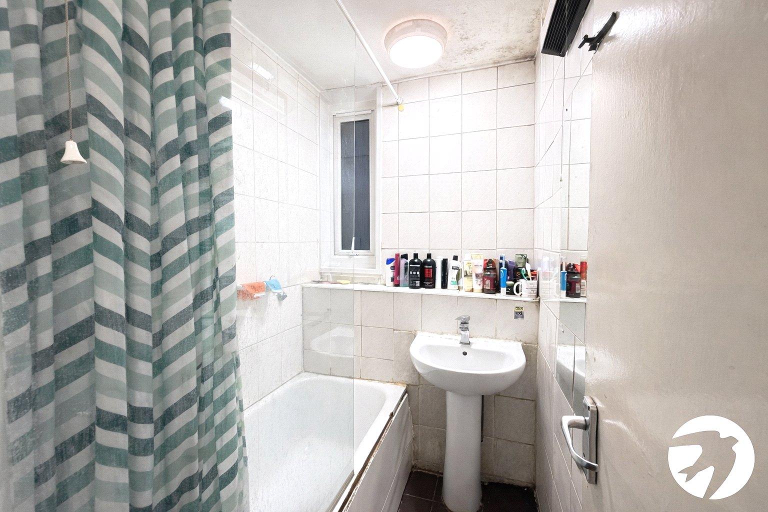 2 bedroom property for sale in London | Robinson Jackson