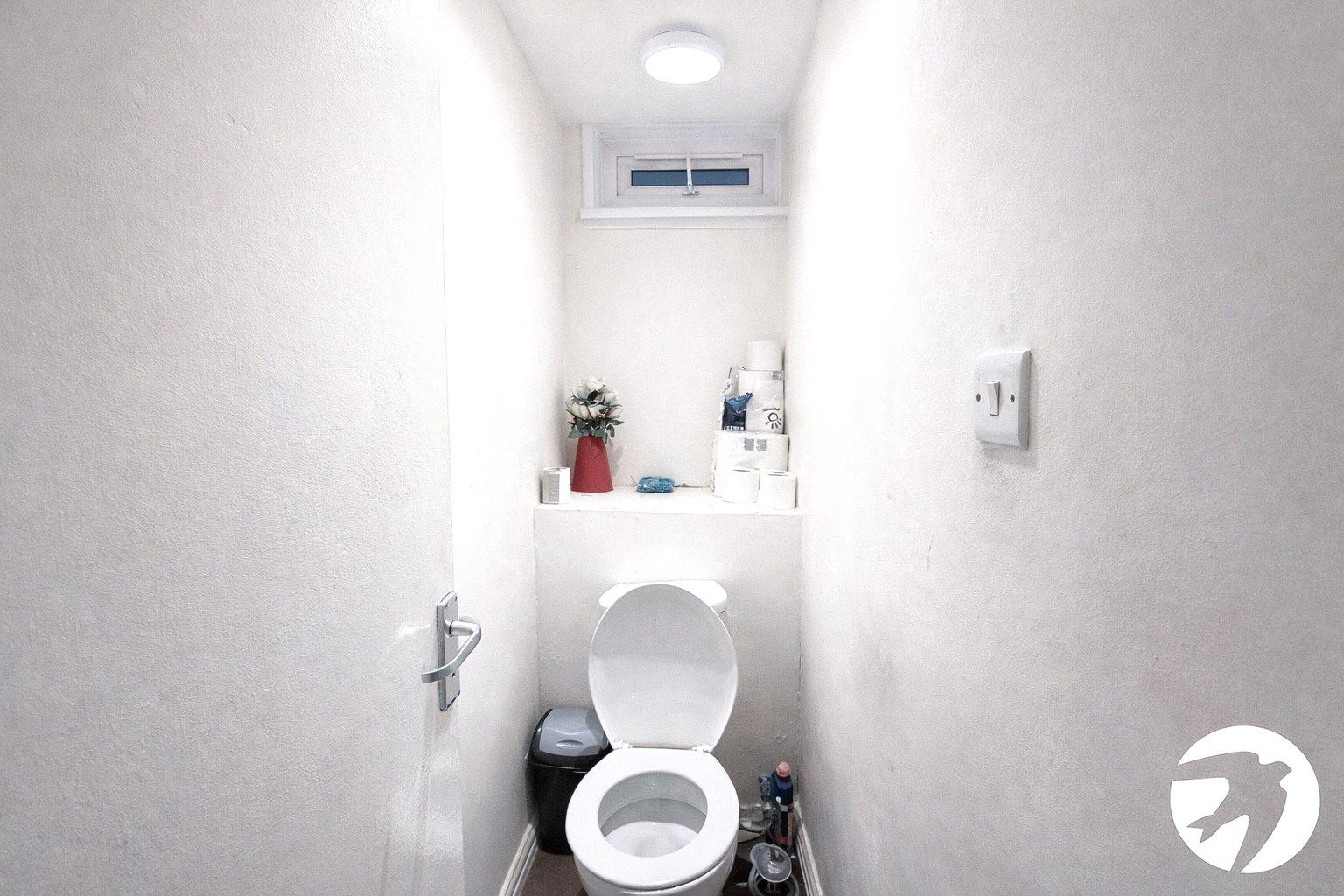 2 bedroom property for sale in London | Robinson Jackson
