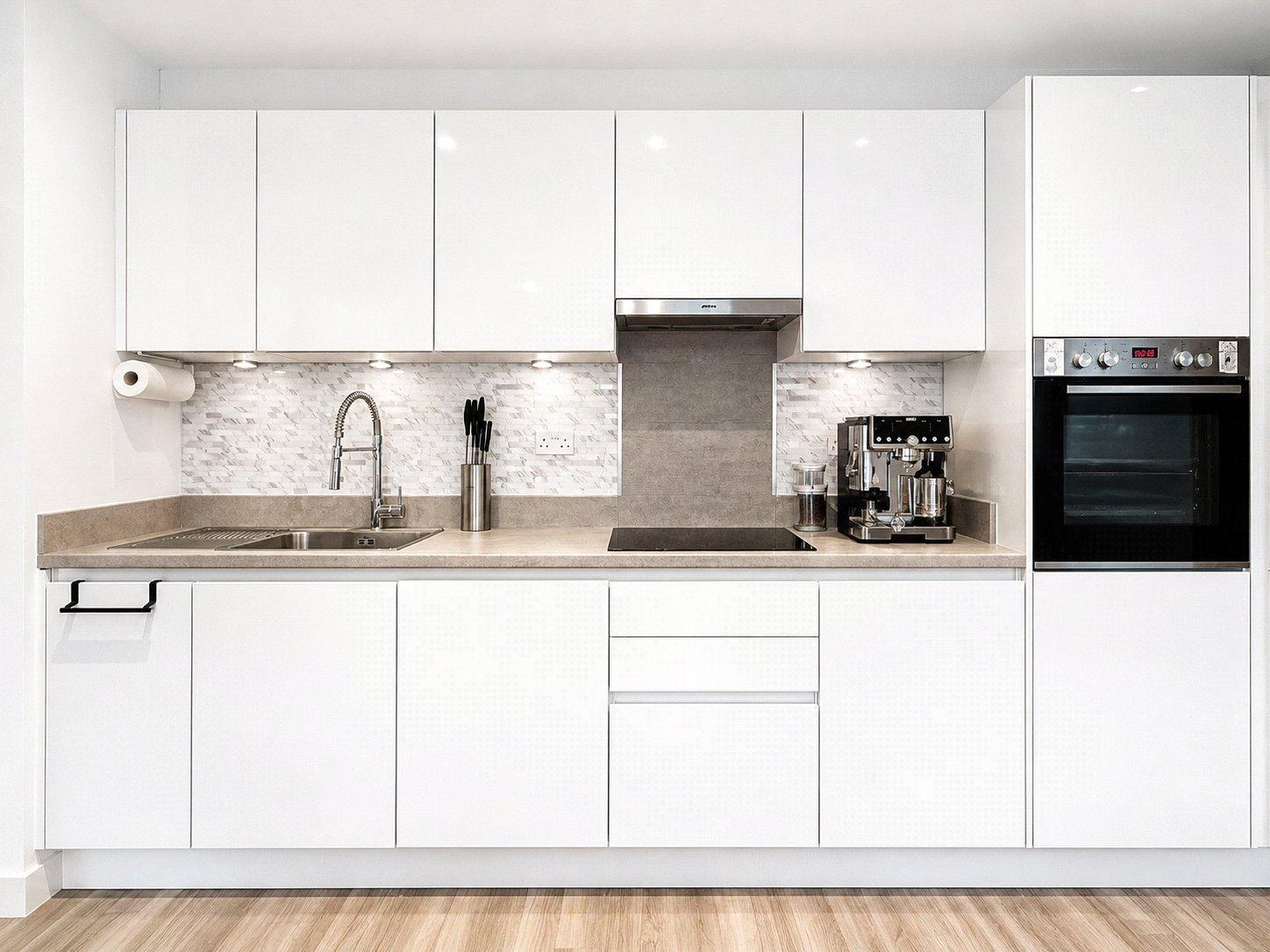 2 bedroom property for sale in London | Robinson Jackson