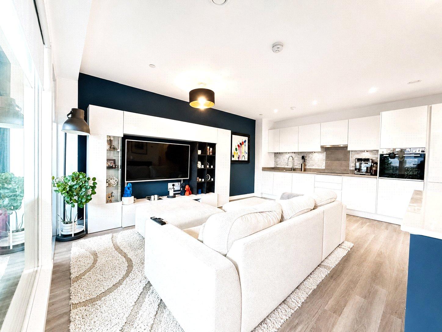 2 bedroom property for sale in London | Robinson Jackson