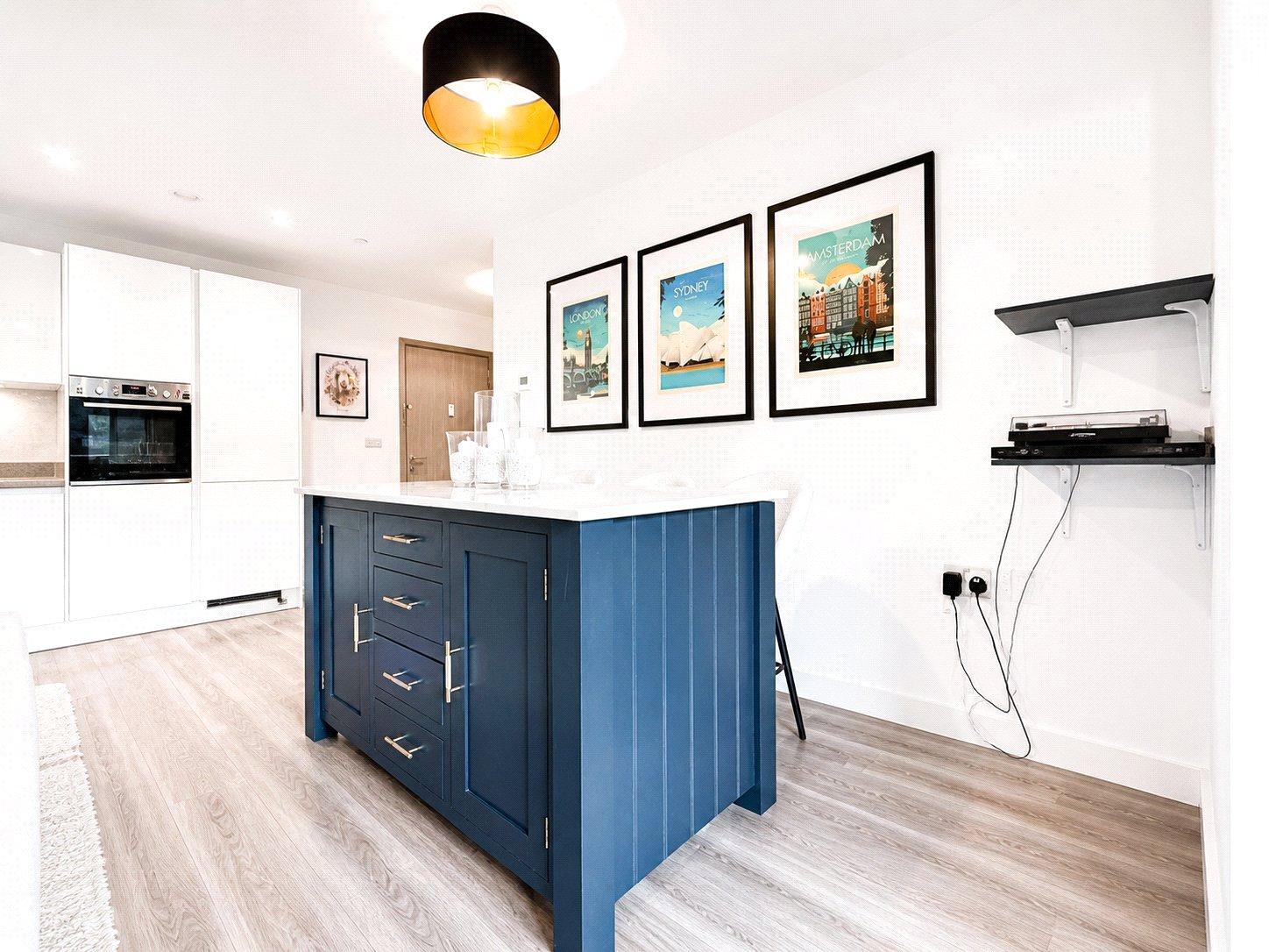 2 bedroom property for sale in London | Robinson Jackson