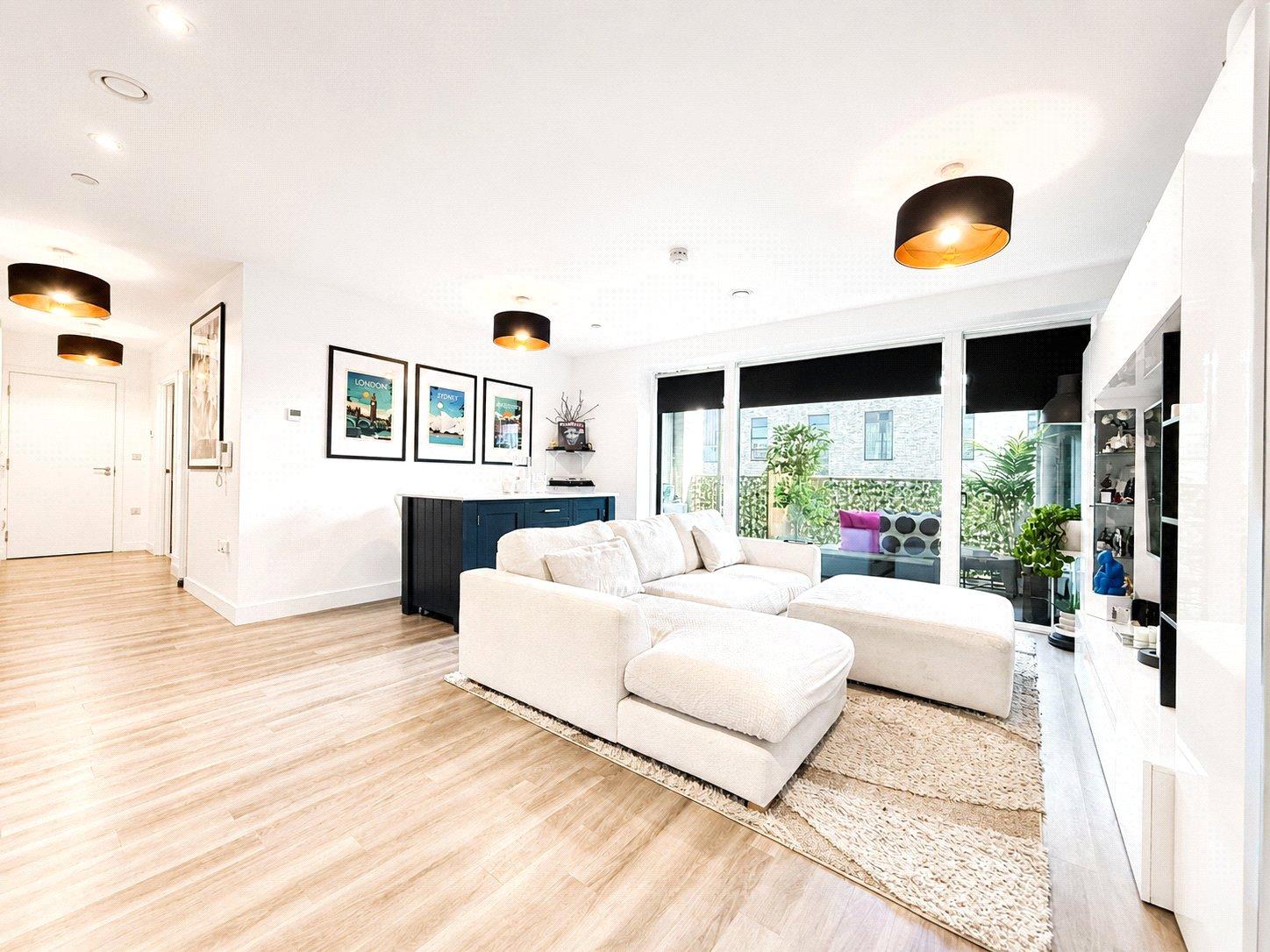 2 bedroom property for sale in London | Robinson Jackson