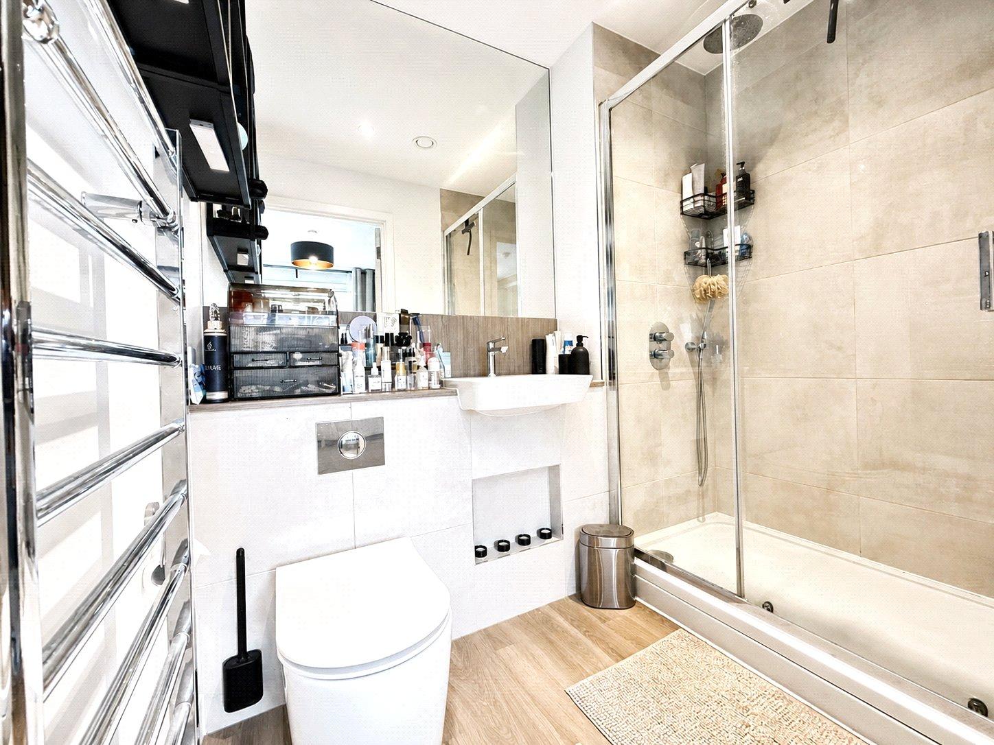 2 bedroom property for sale in London | Robinson Jackson