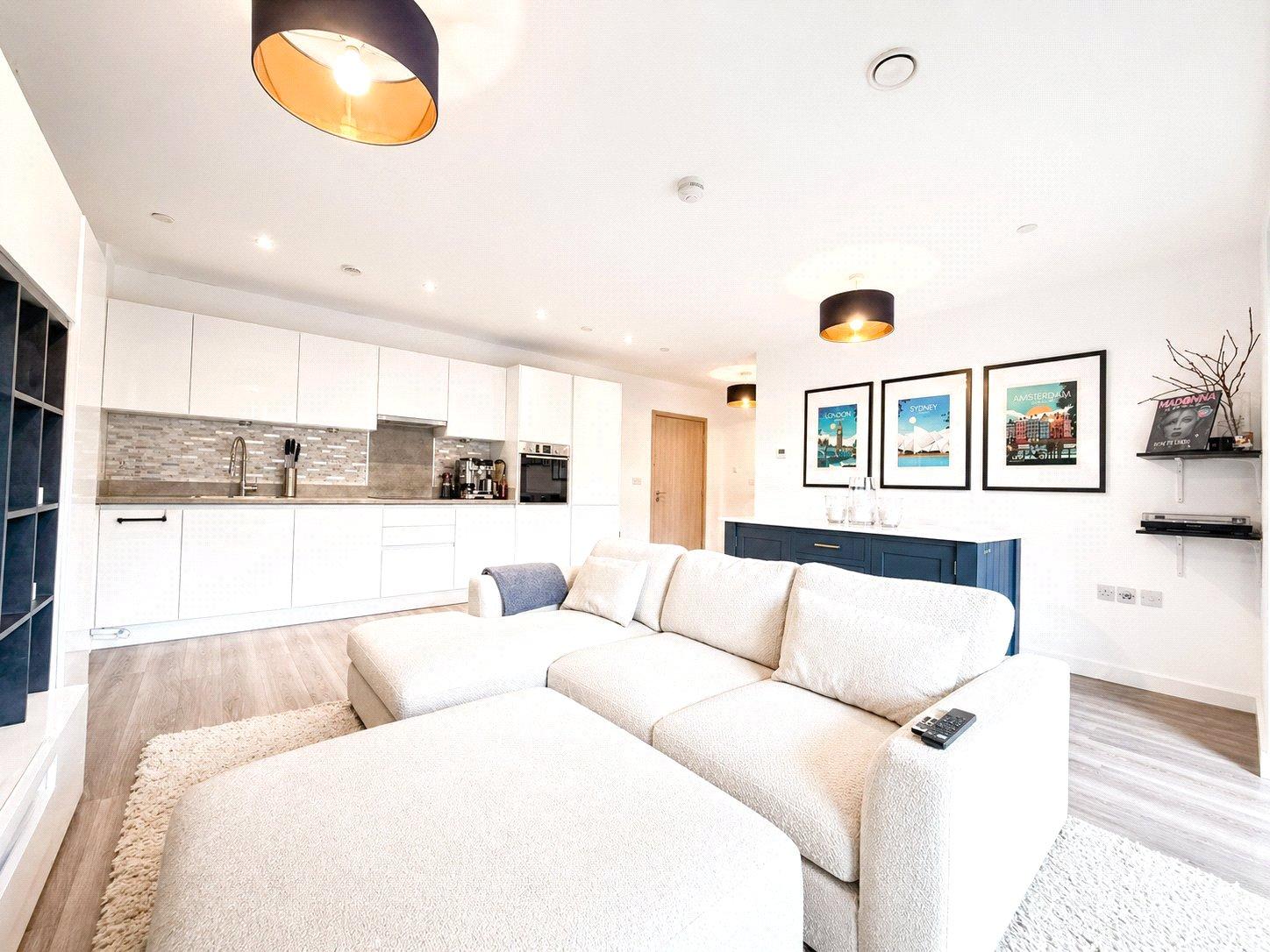 2 bedroom property for sale in London | Robinson Jackson