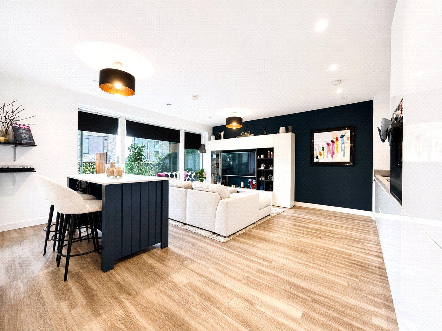 2 bedroom property for sale in London | Robinson Jackson