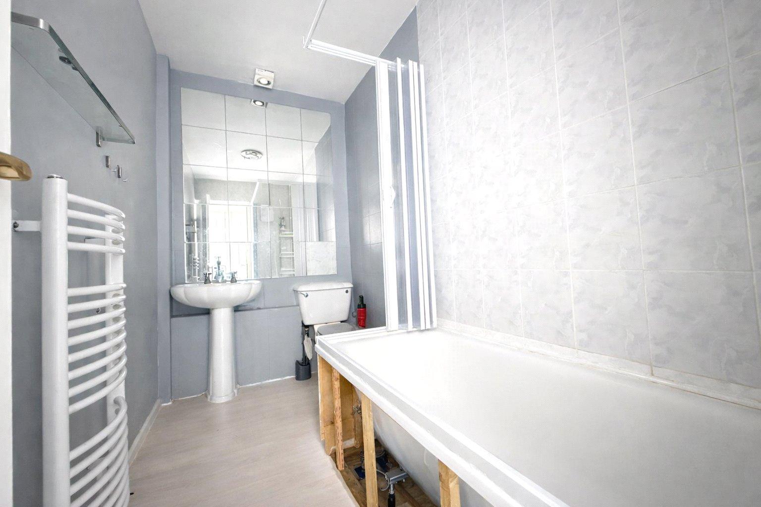 3 bedroom property for sale in London | Robinson Jackson