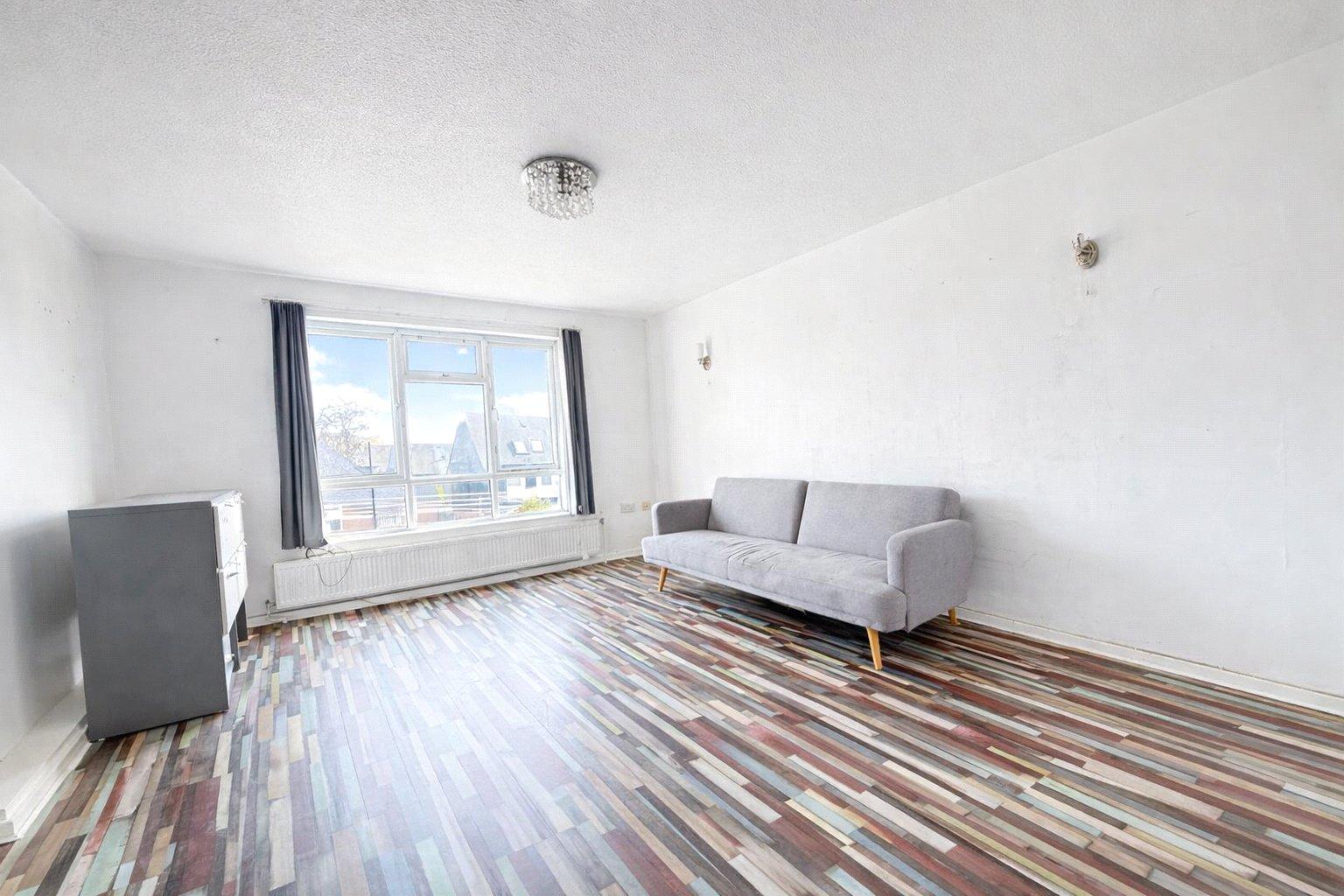 3 bedroom property for sale in London | Robinson Jackson