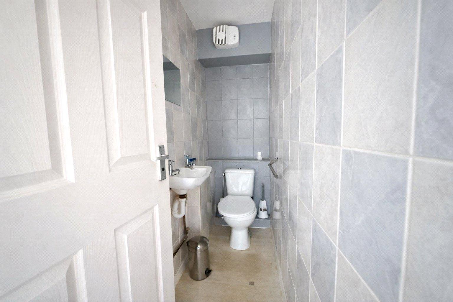 3 bedroom property for sale in London | Robinson Jackson