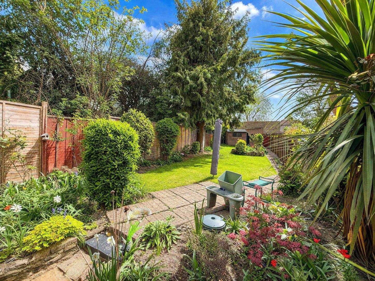 3 bedroom house for sale in London | Robinson Jackson