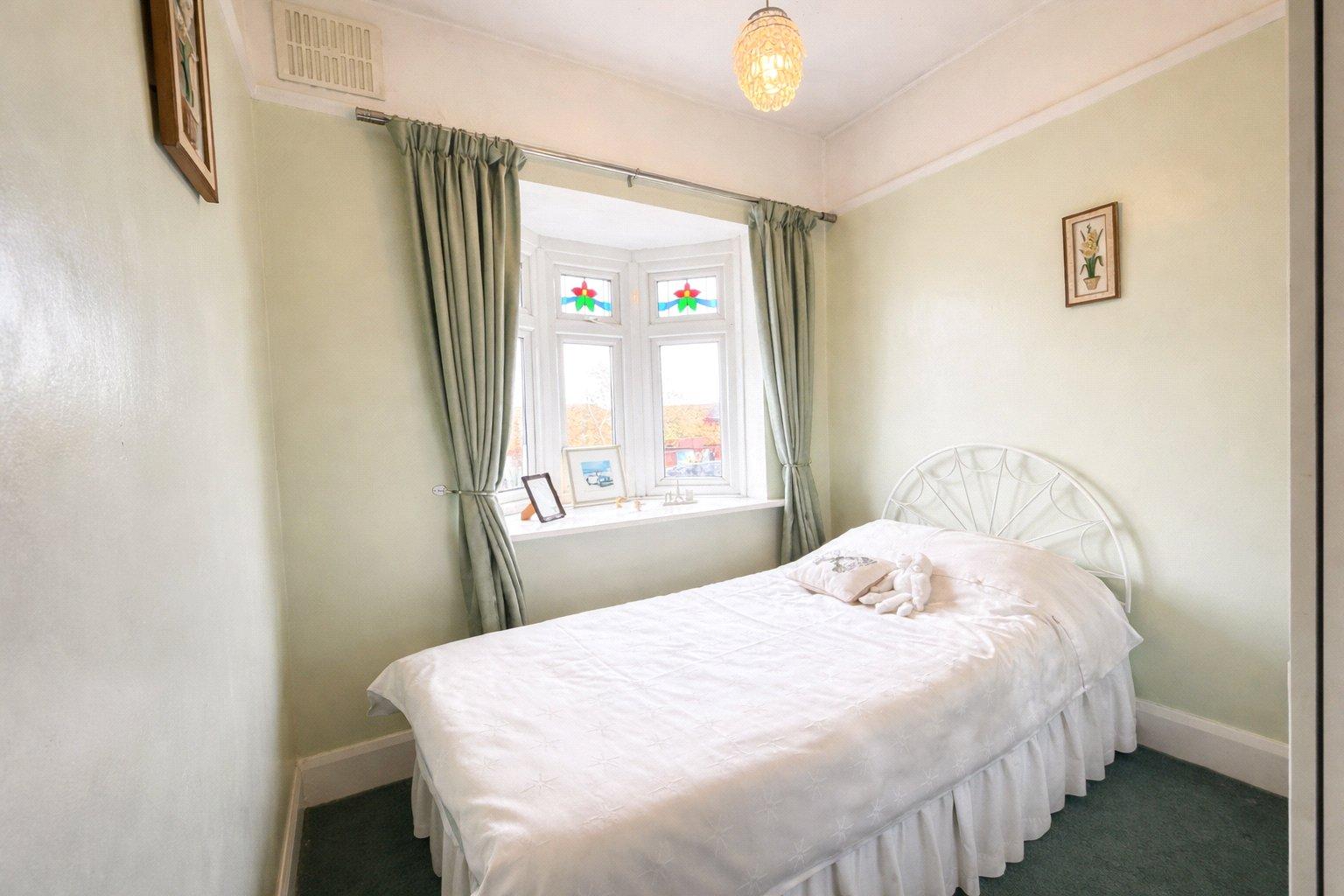 3 bedroom house for sale in London | Robinson Jackson