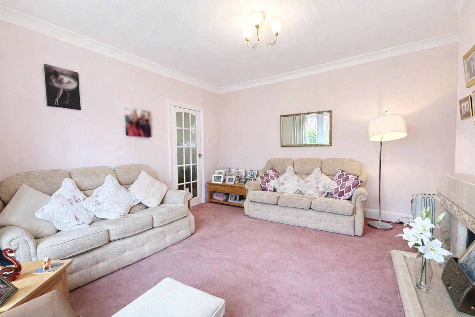 3 bedroom house for sale in London | Robinson Jackson