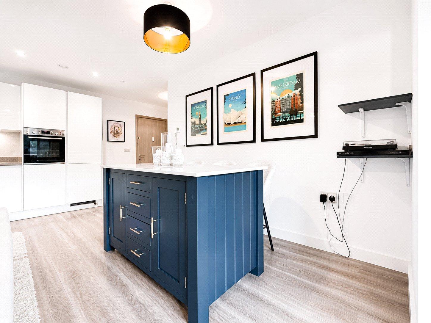2 bedroom property for sale in London | Robinson Jackson