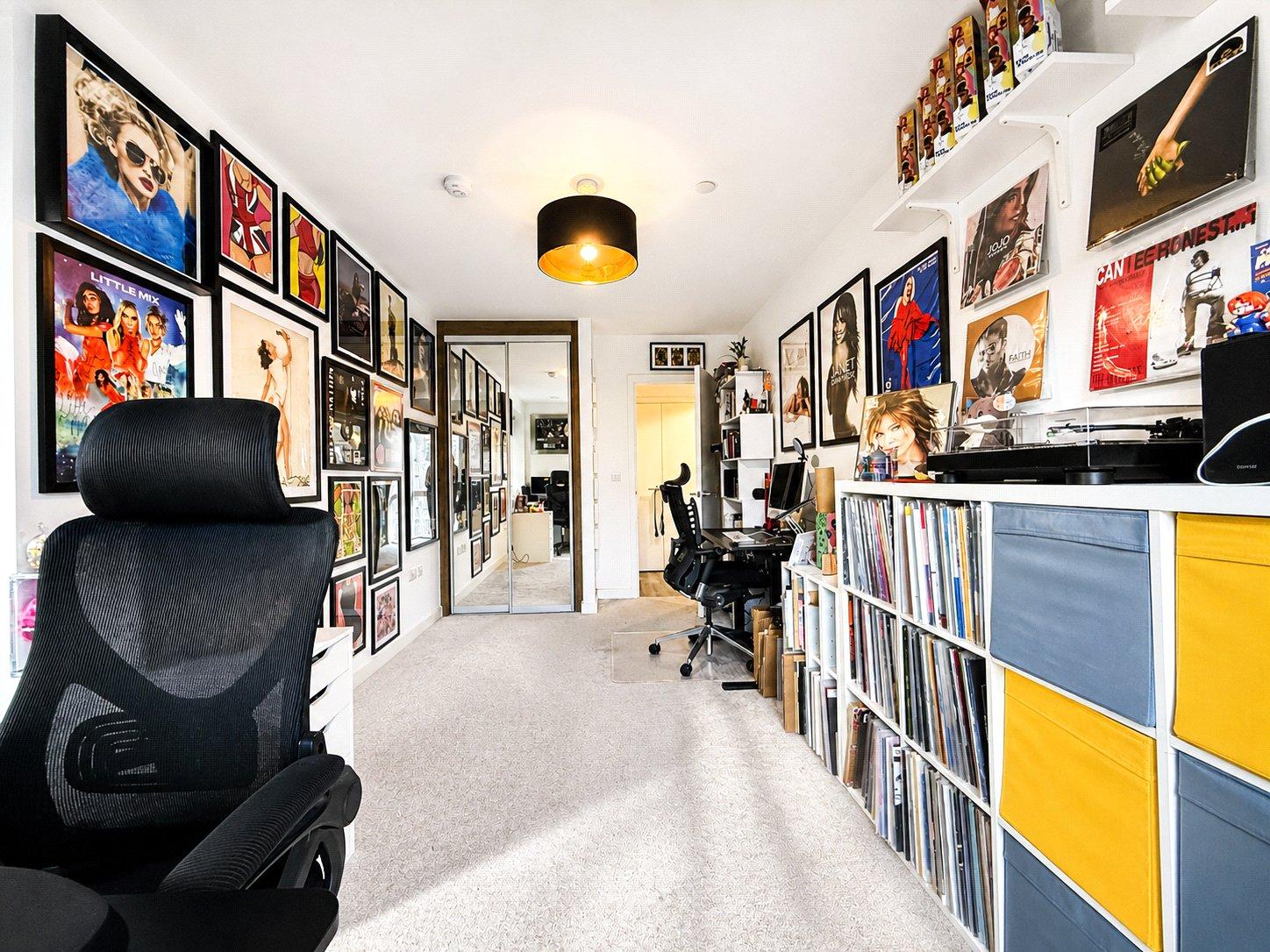2 bedroom property for sale in London | Robinson Jackson