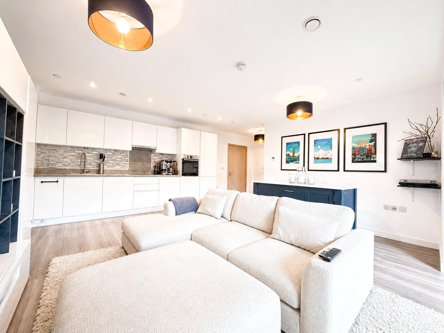 2 bedroom property for sale in London | Robinson Jackson