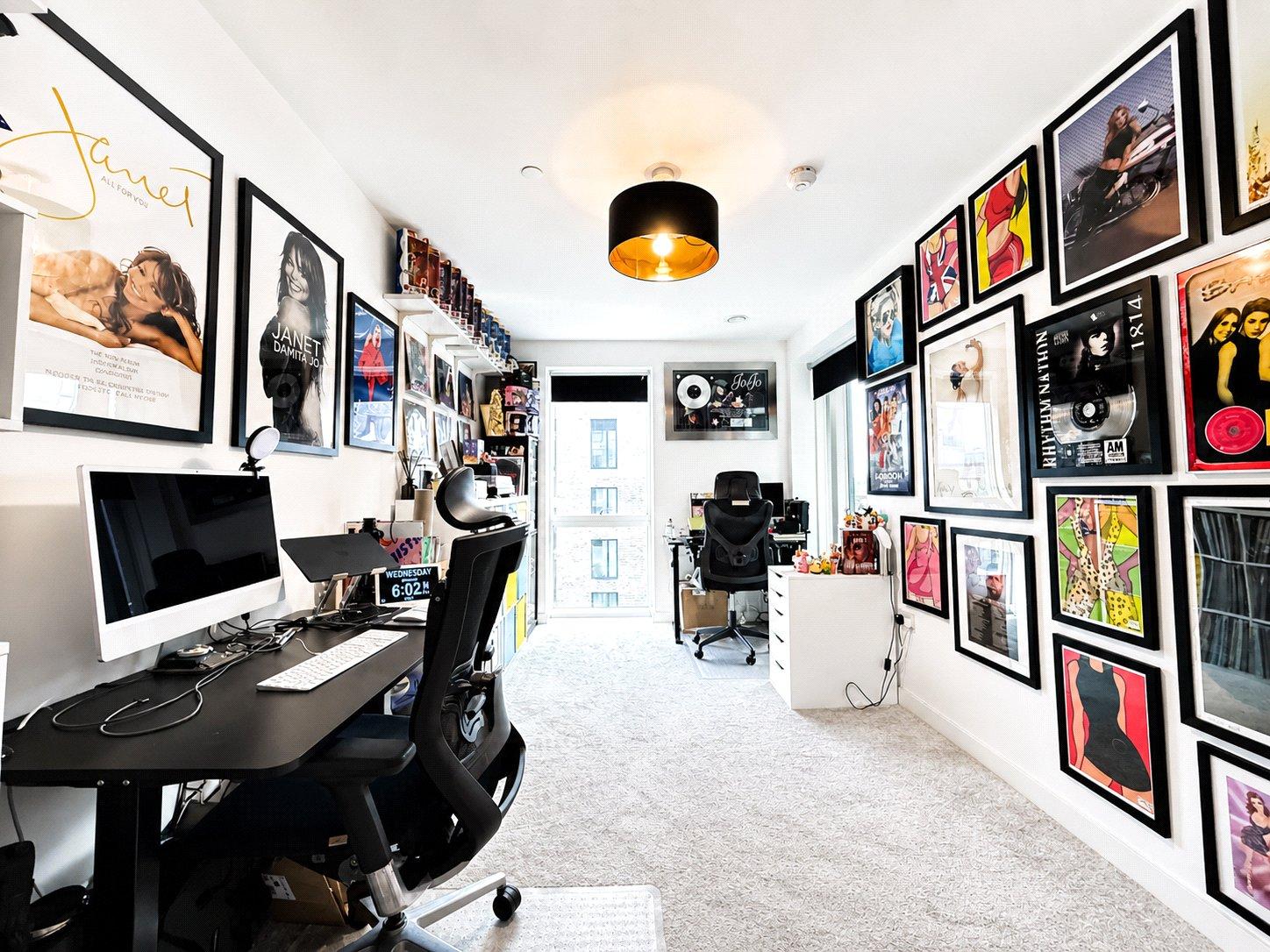 2 bedroom property for sale in London | Robinson Jackson