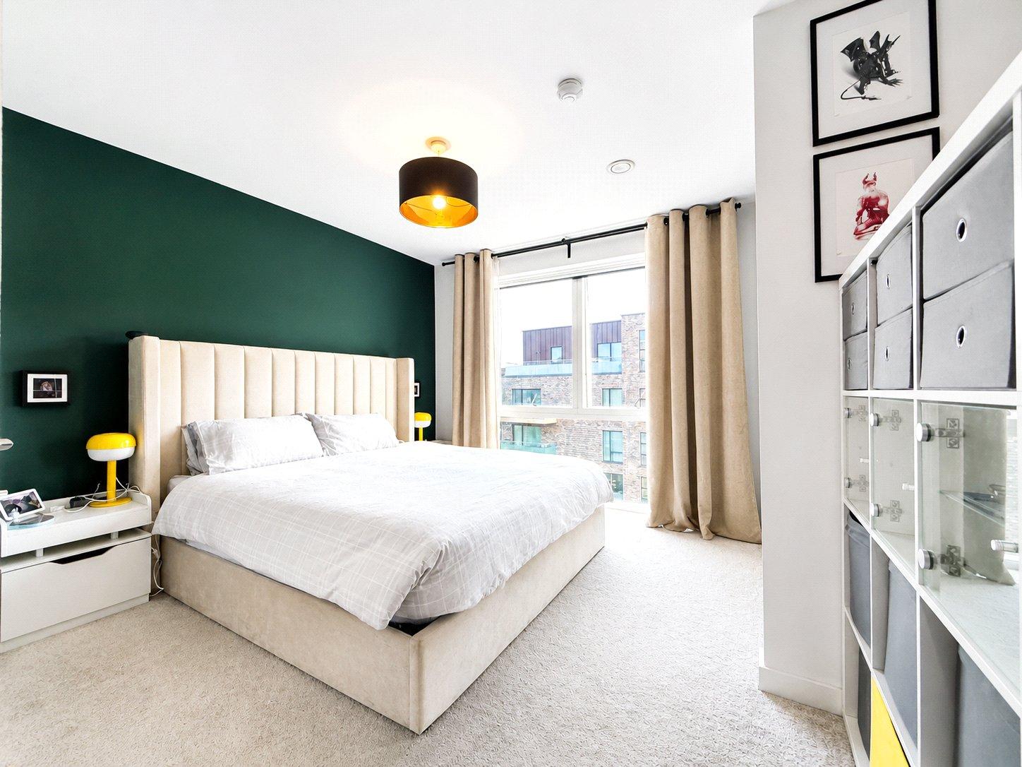 2 bedroom property for sale in London | Robinson Jackson