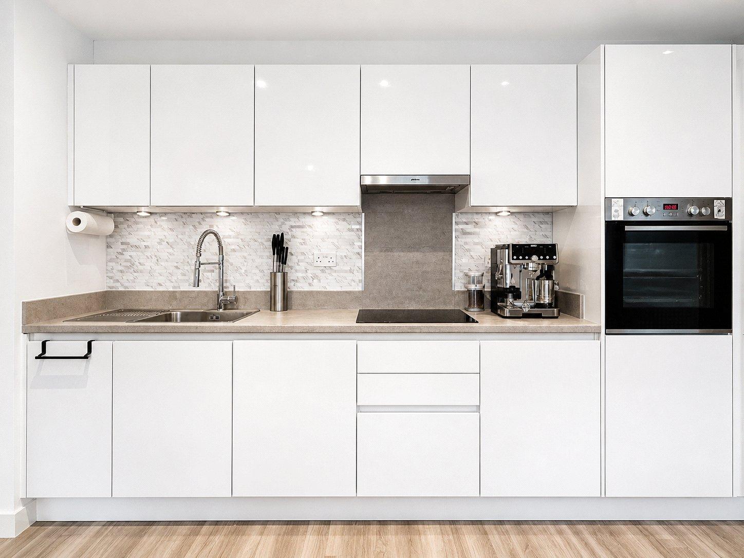 2 bedroom property for sale in London | Robinson Jackson