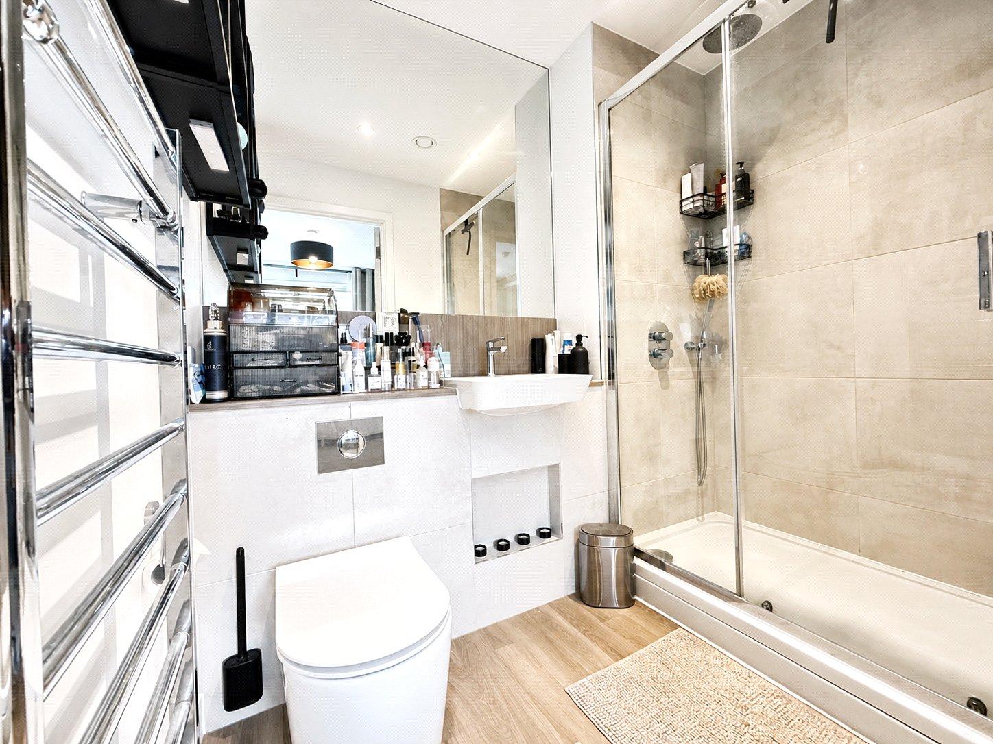 2 bedroom property for sale in London | Robinson Jackson