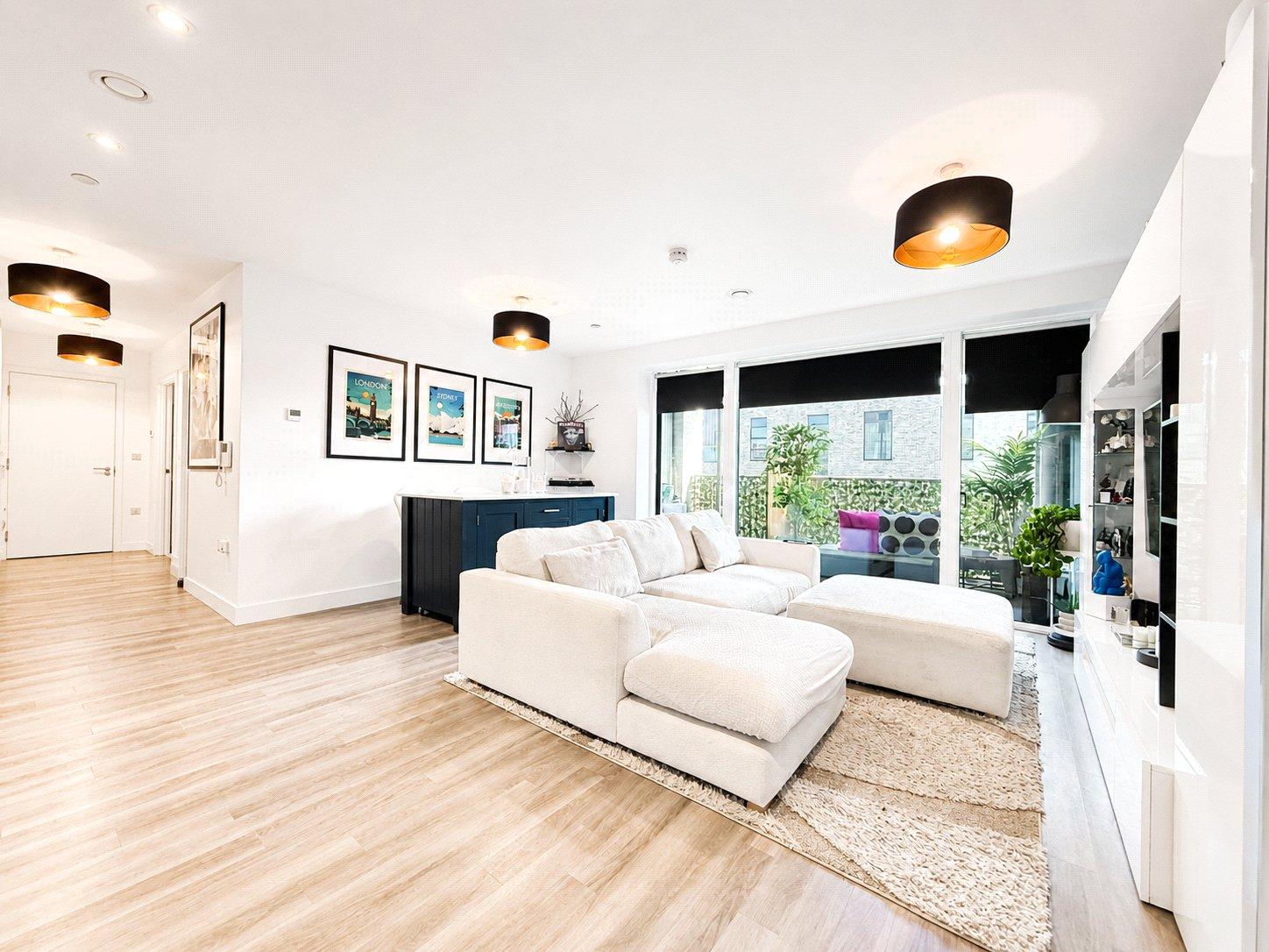 2 bedroom property for sale in London | Robinson Jackson