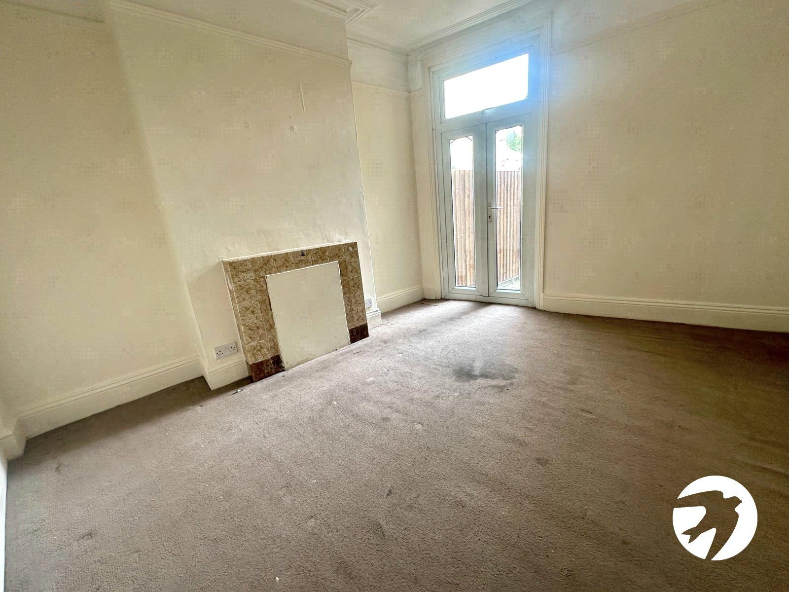 3 bedroom house for sale in London | Robinson Jackson