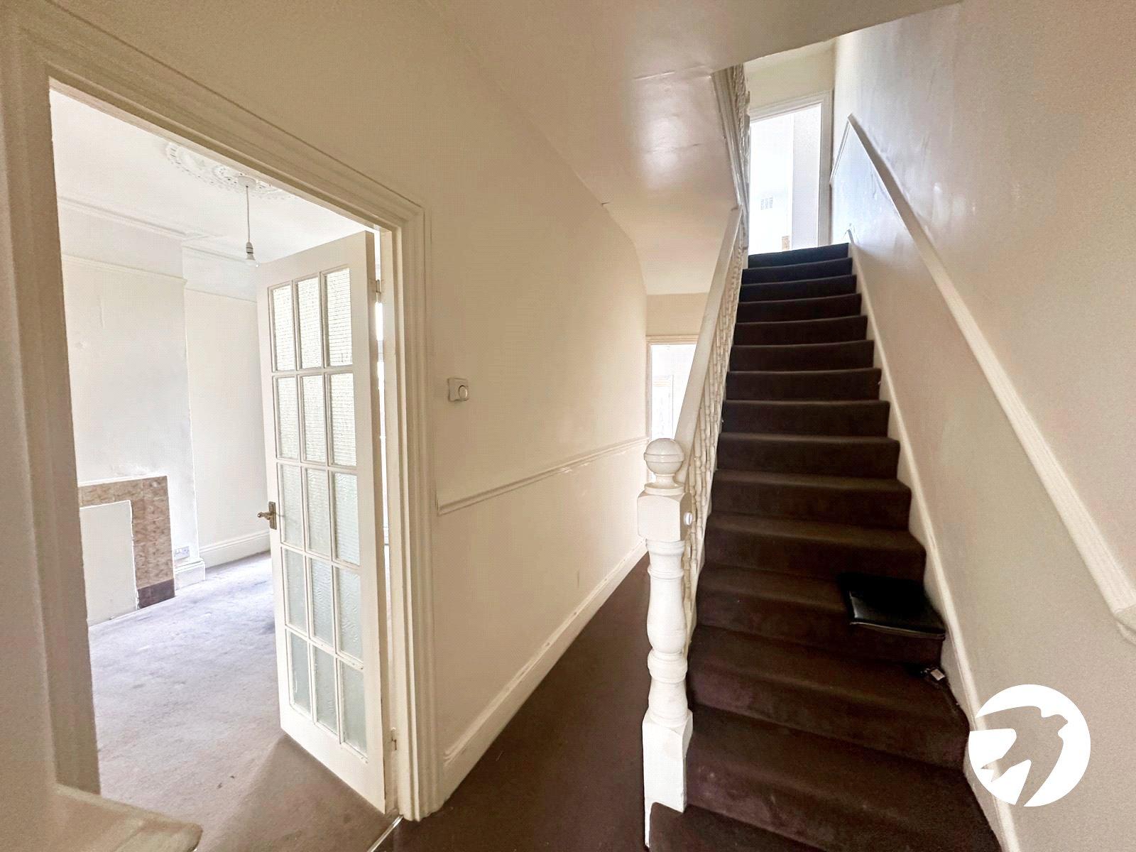 3 bedroom house for sale in London | Robinson Jackson
