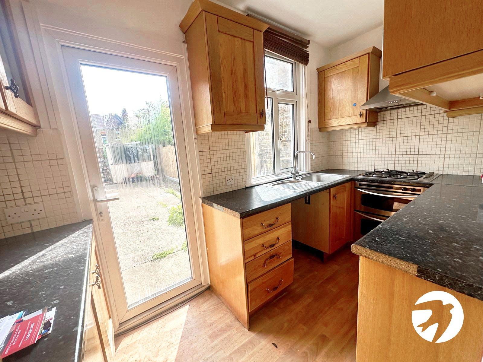 3 bedroom house for sale in London | Robinson Jackson