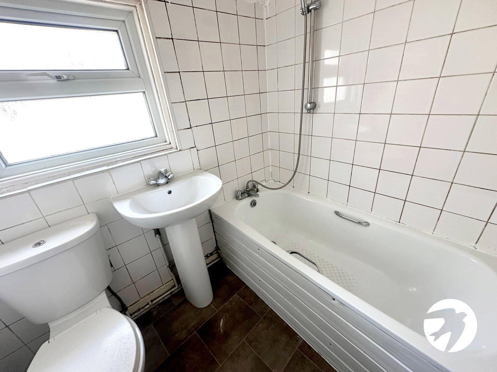 3 bedroom house for sale in London | Robinson Jackson