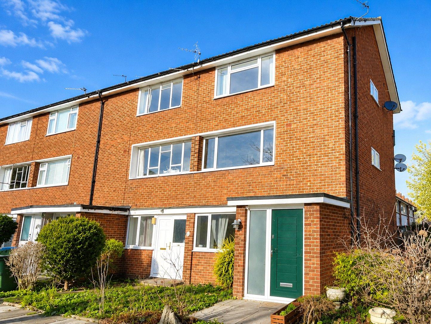 2 bedroom property for sale in London | Robinson Jackson