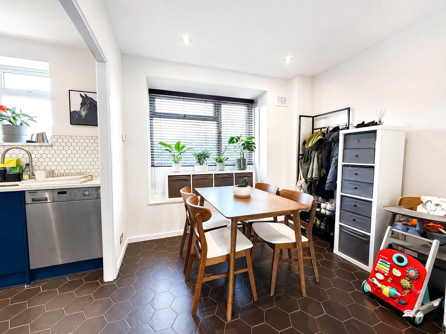 2 bedroom property for sale in London | Robinson Jackson