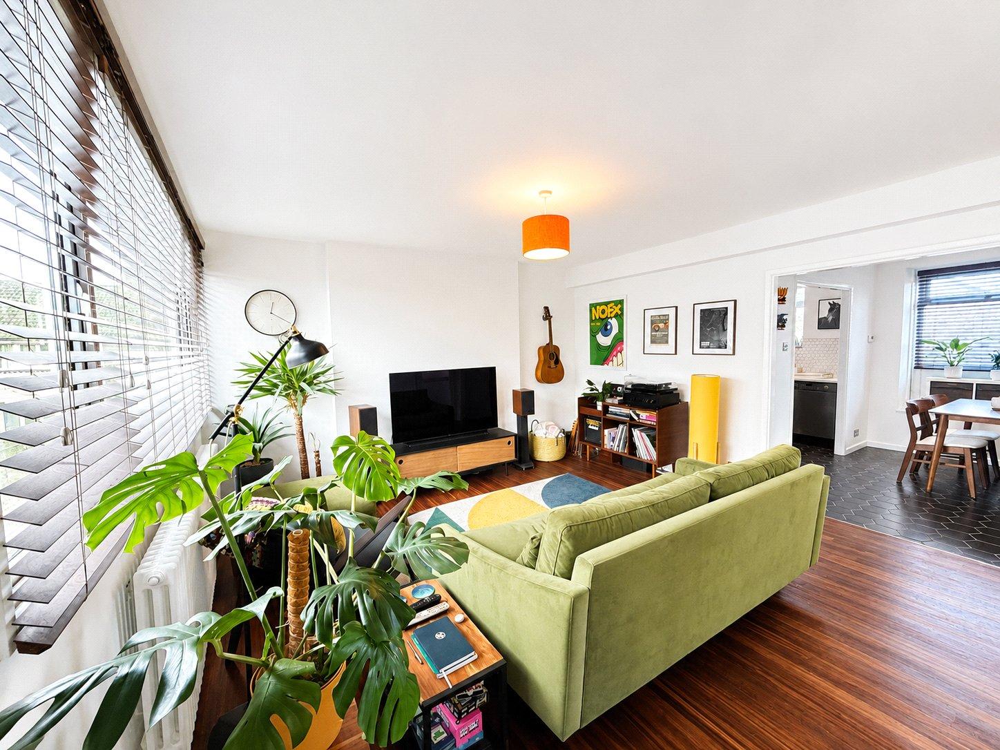 2 bedroom property for sale in London | Robinson Jackson