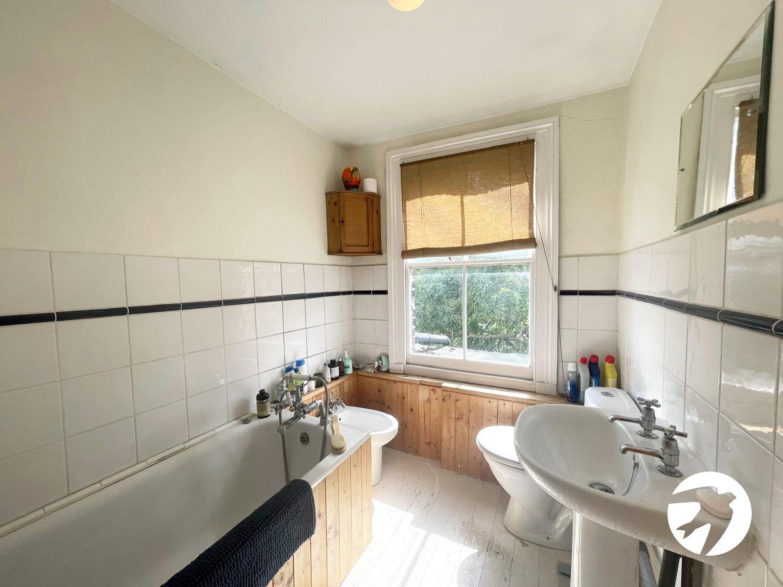 4 bedroom property for sale in London | Robinson Jackson