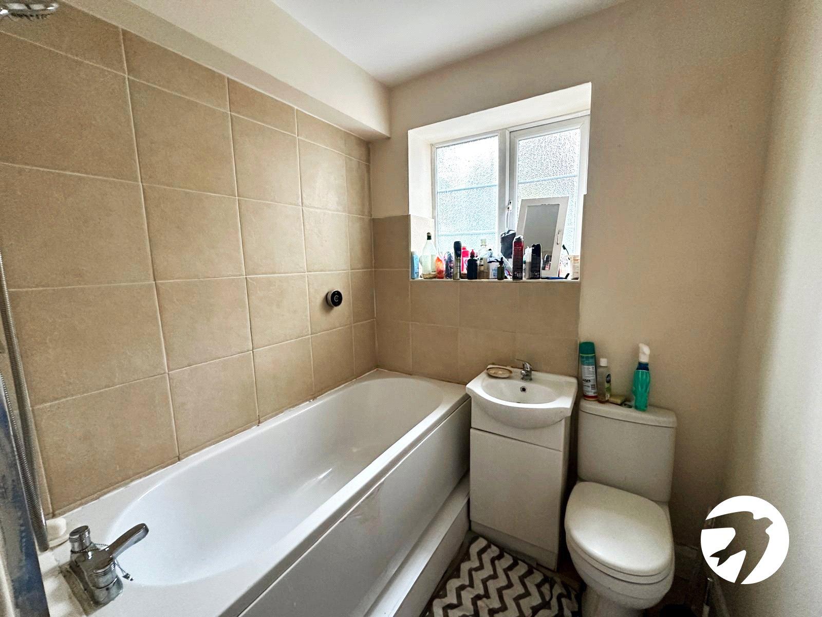 2 bedroom property for sale in London | Robinson Jackson