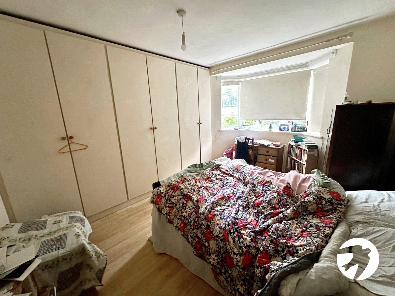 2 bedroom property for sale in London | Robinson Jackson