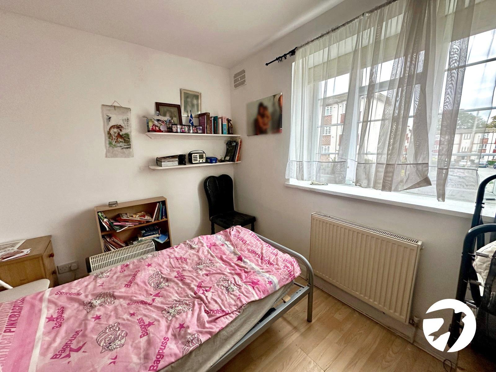 2 bedroom property for sale in London | Robinson Jackson