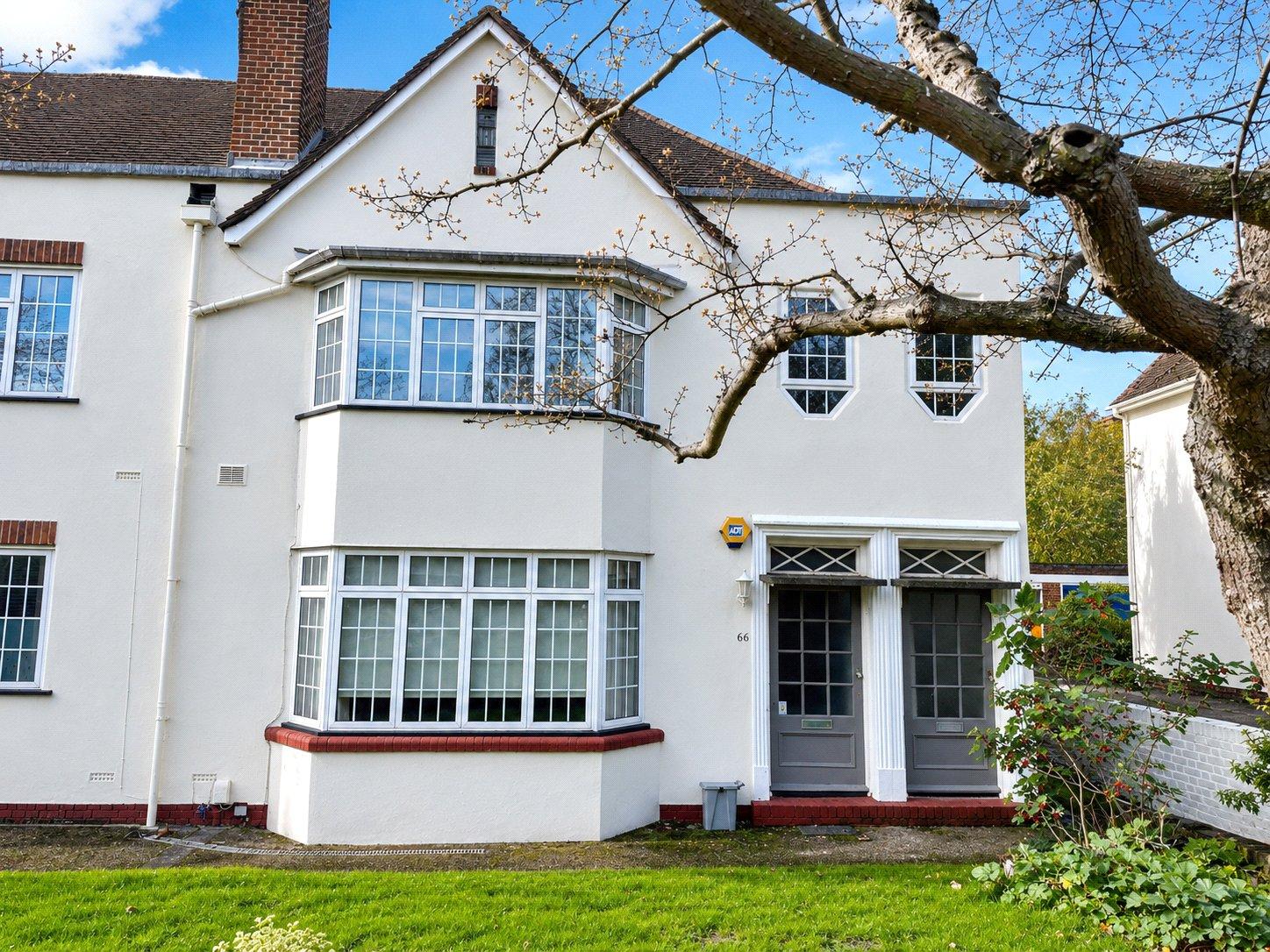 2 bedroom property for sale in London | Robinson Jackson