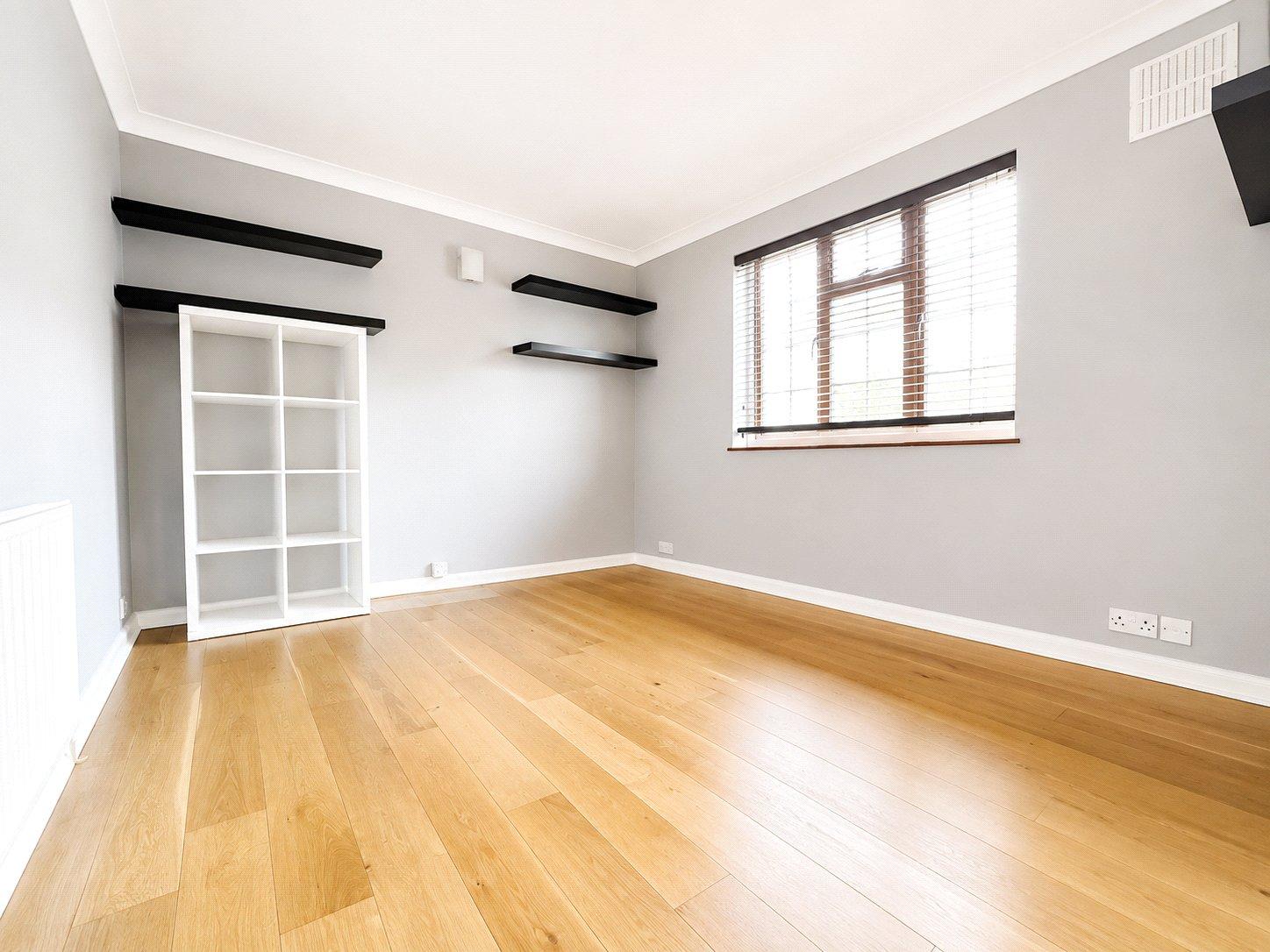 2 bedroom property for sale in London | Robinson Jackson