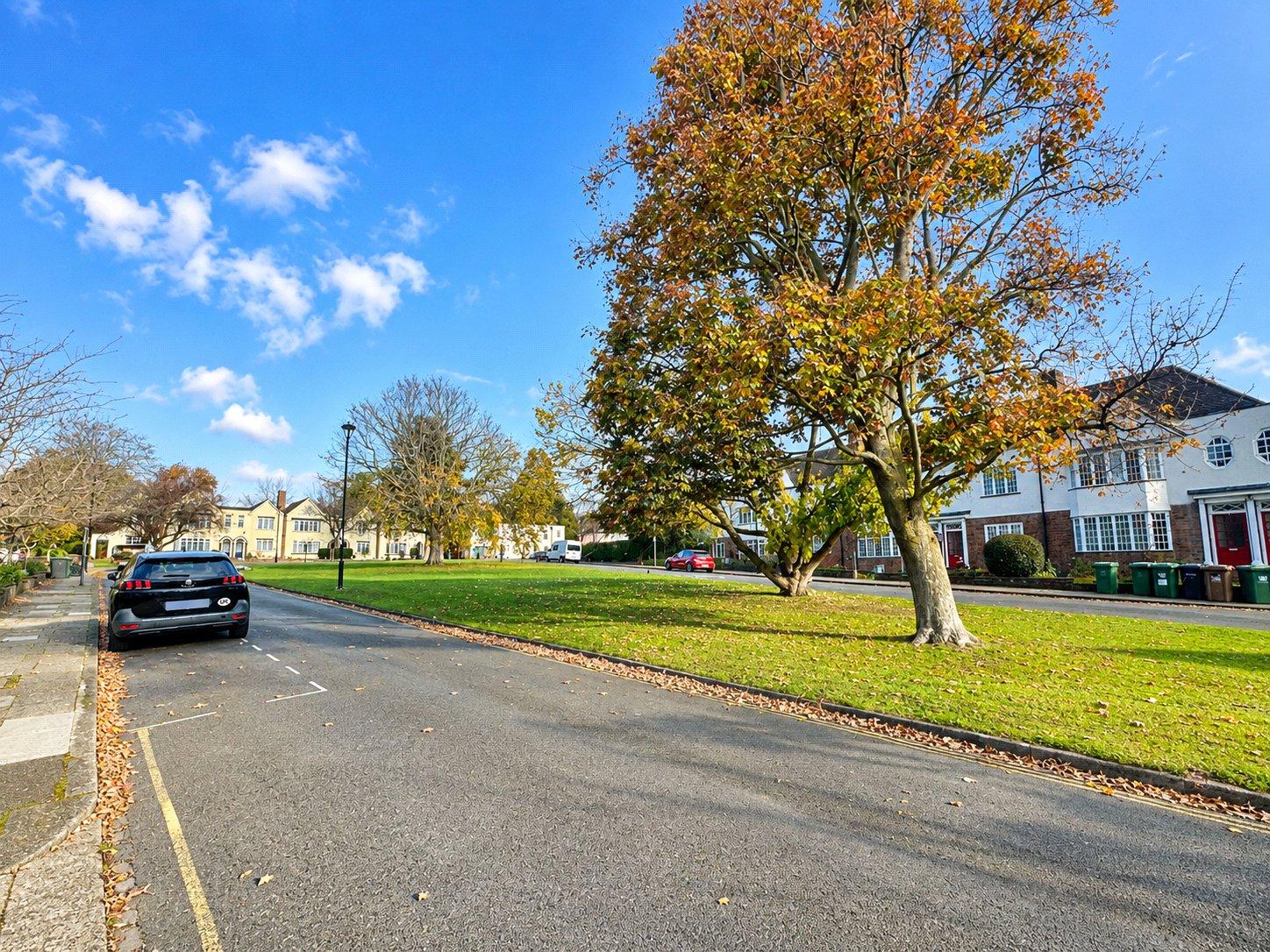 2 bedroom property for sale in London | Robinson Jackson