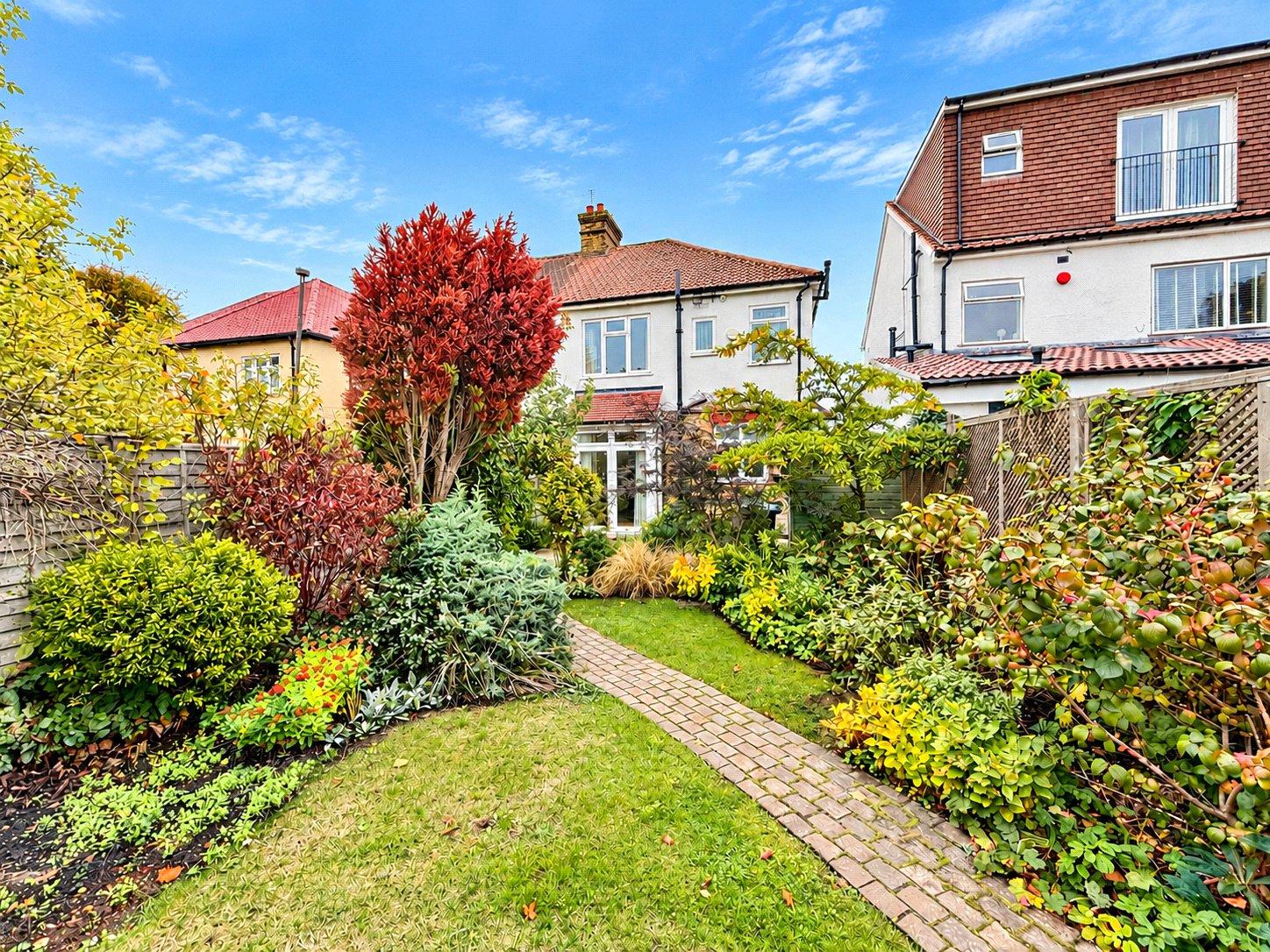 3 bedroom house for sale in London | Robinson Jackson